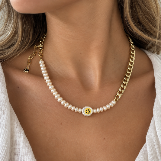 BE HAPPY NECKLACE