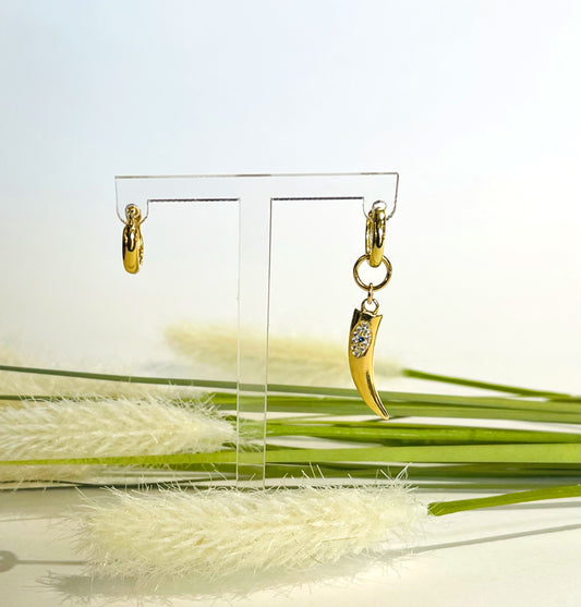 LUCKY HORN EARRING