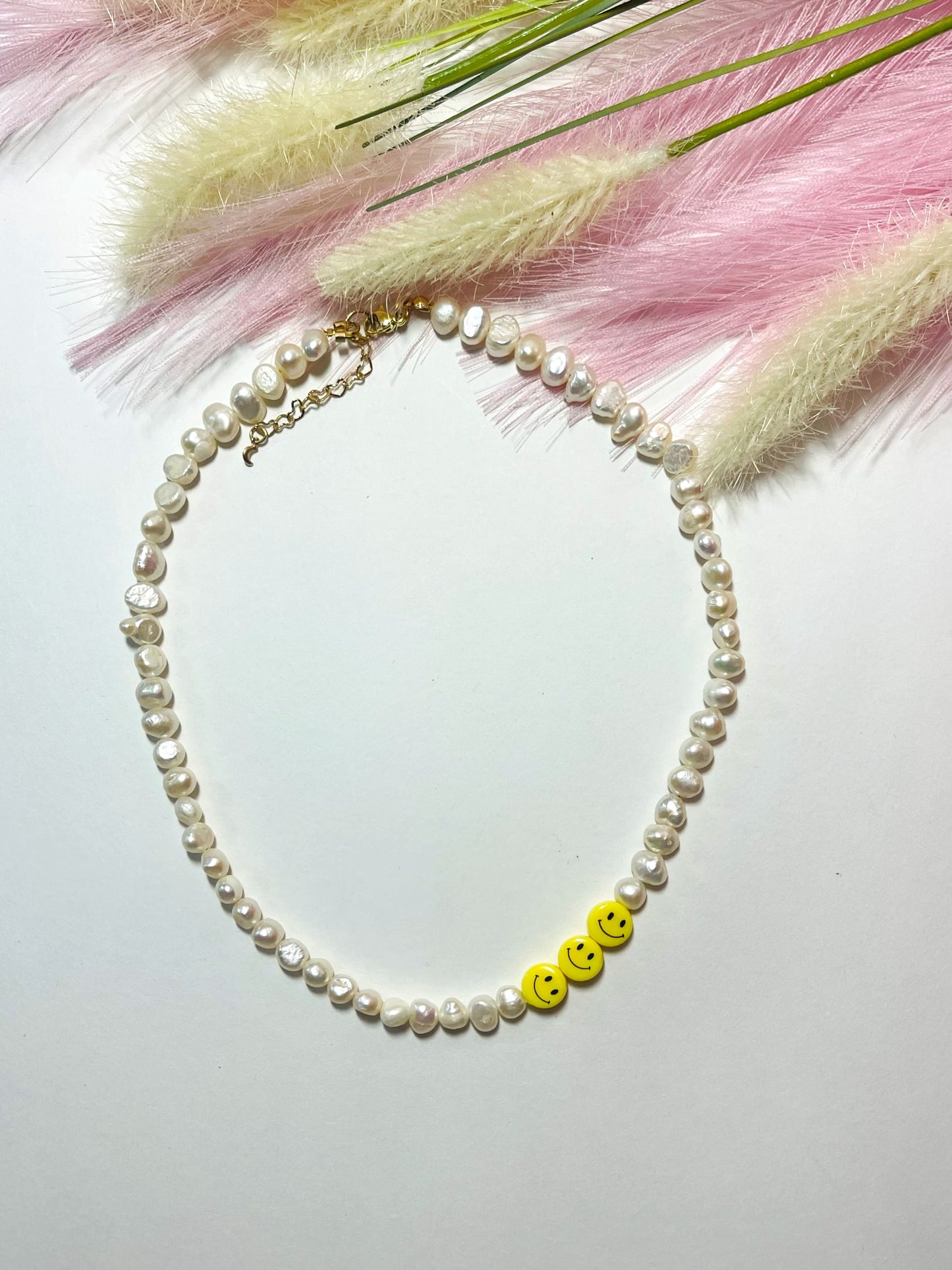 YELLOW SMILY FACE NECKALCE