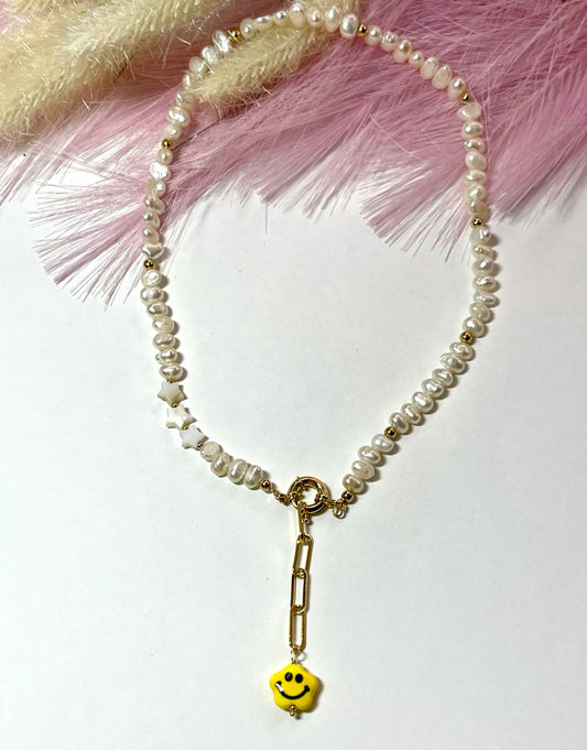 HAPPY HANGING NECKLACE